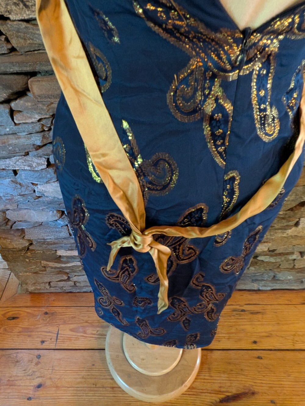 Voom Dark Blue Silk One Shoulder Dress With Metallic Gold Paisley Size Xs - Picture 6 of 11